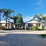 Park Beach Holiday Cabins