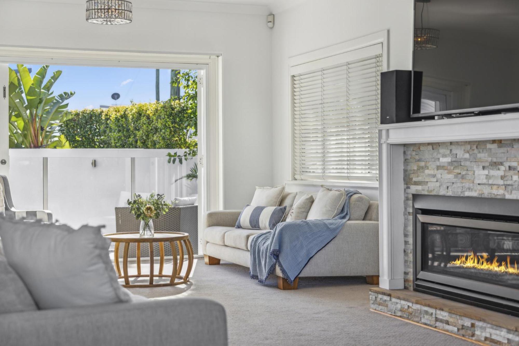 Sea Breeze Holiday home *