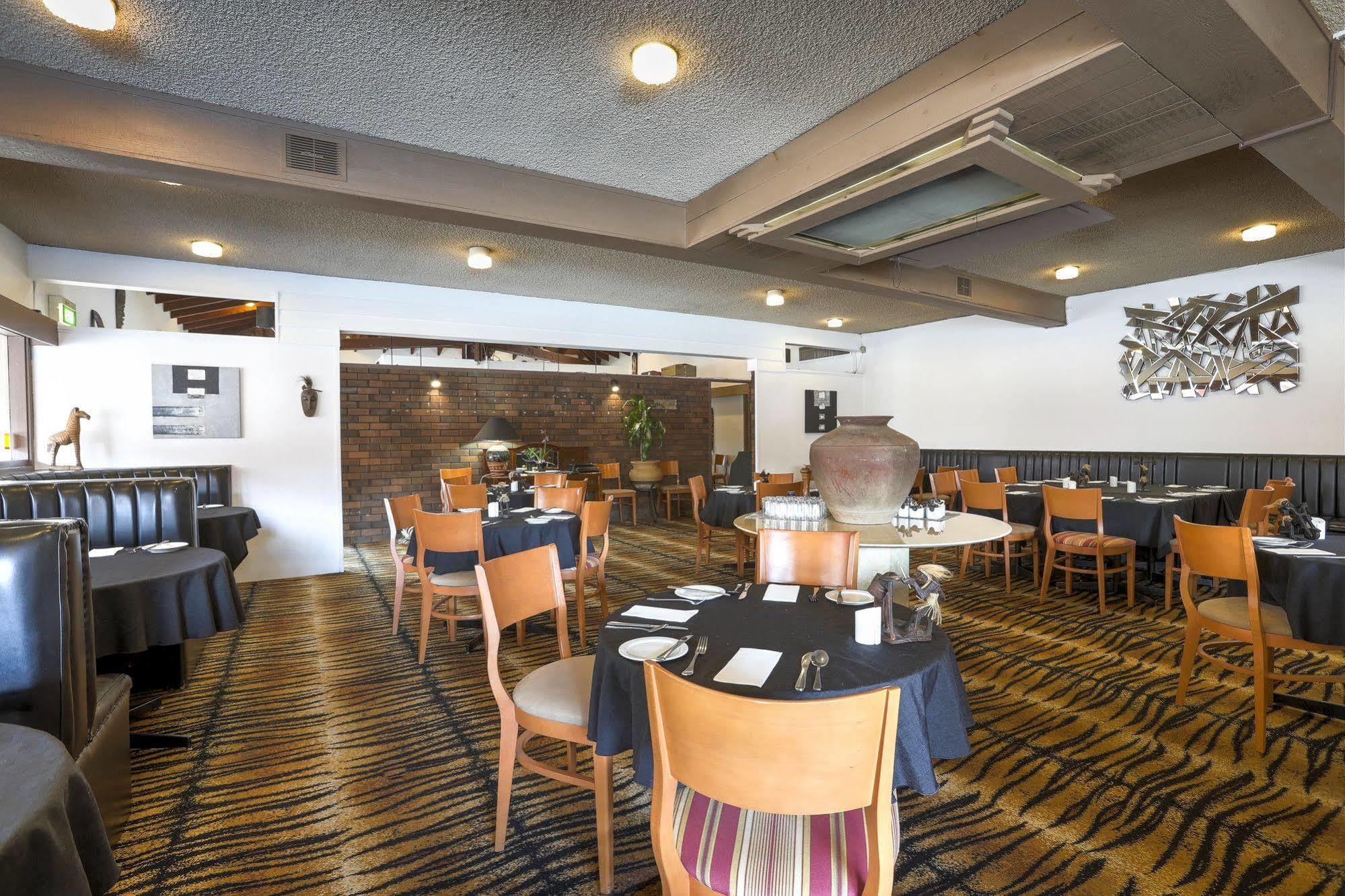 Zebra Motel 3*