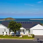 Jetty Beach Splendour Apartment
