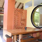 Hawaiian Sands Motor Inn