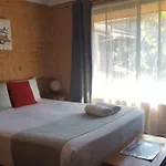 Royal Palms Motor Inn