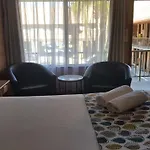 Royal Palms Motor Inn
