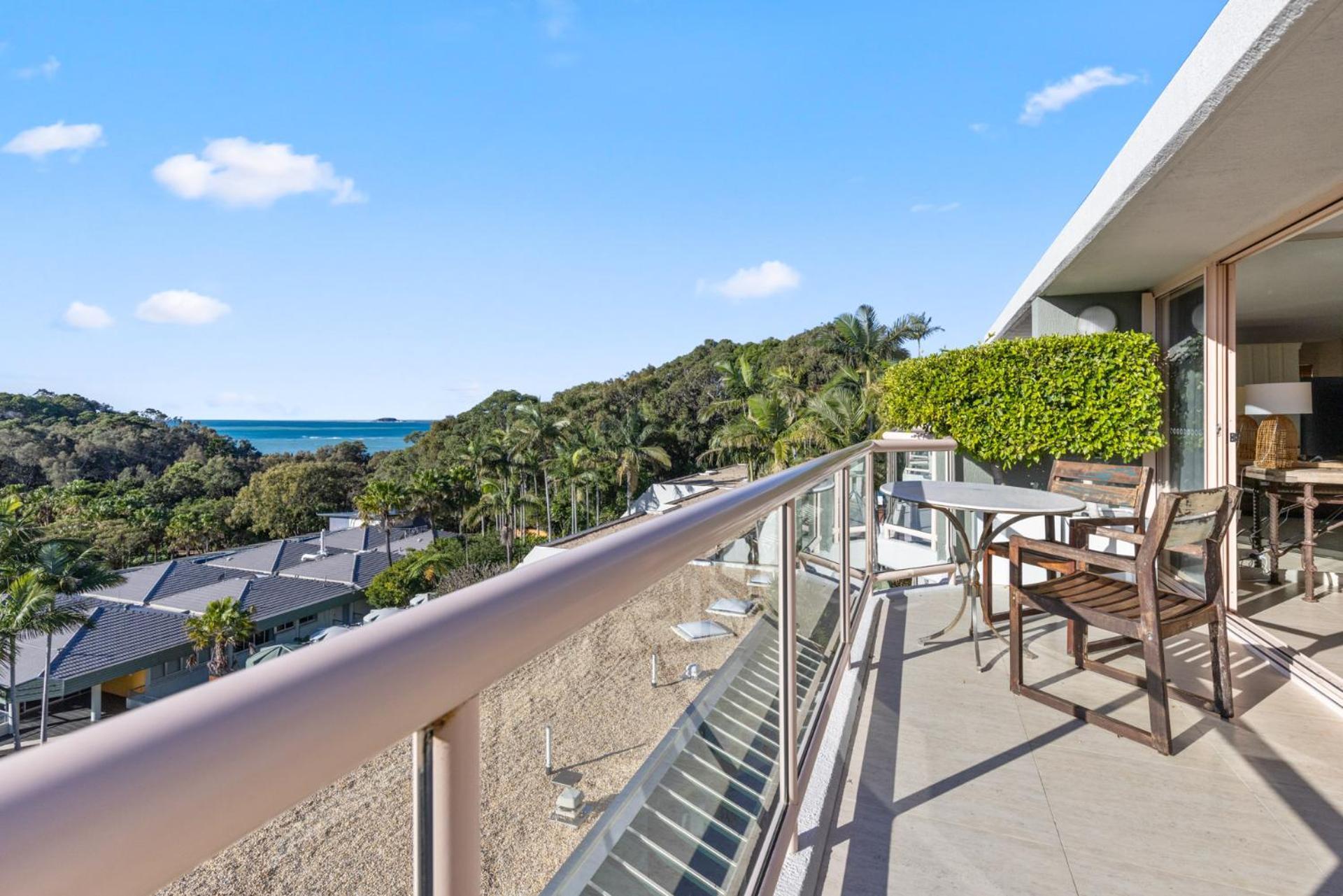 Resort Charlesworth Bay Beach Resort