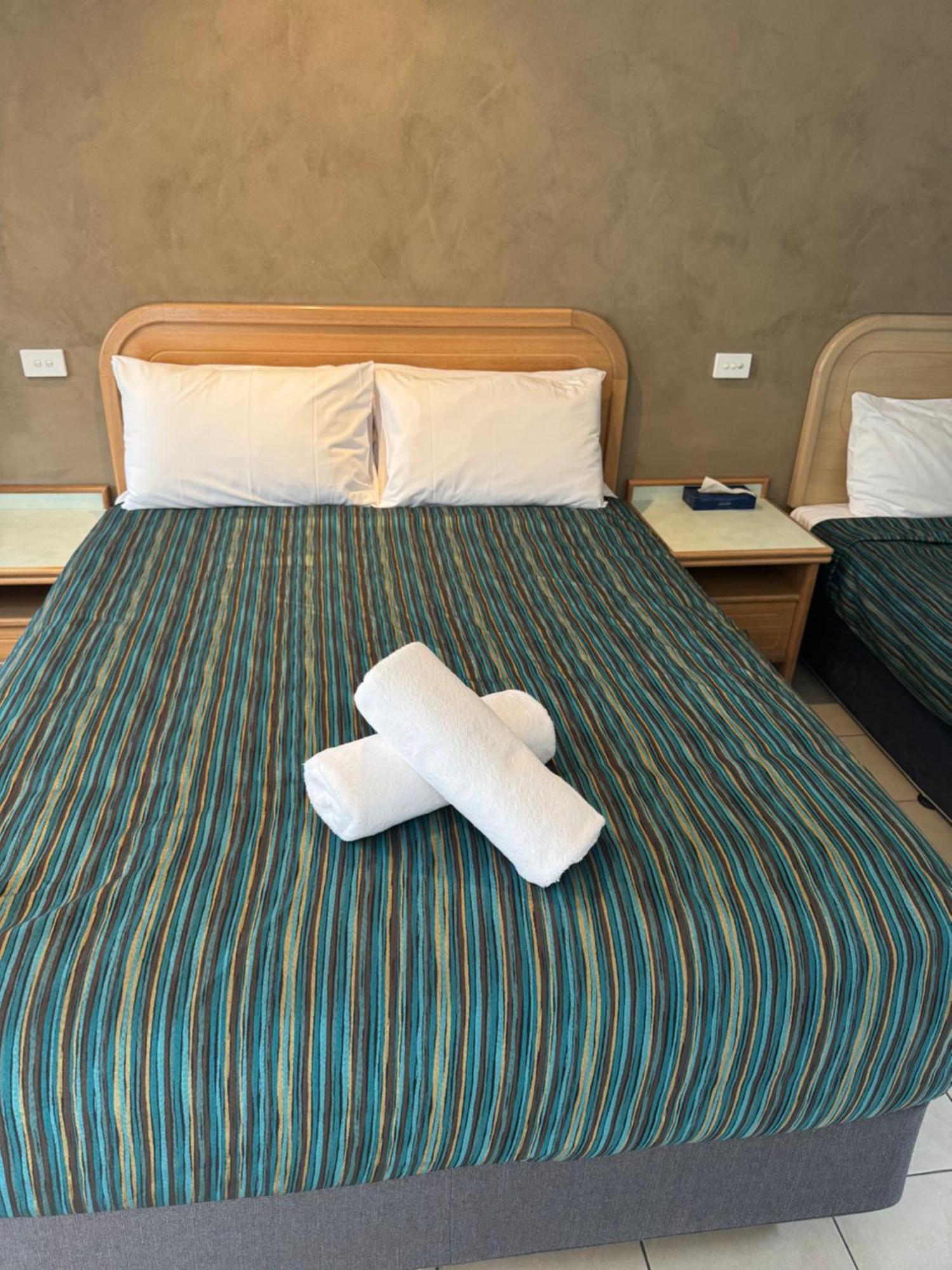 Chelsea Motor Motel