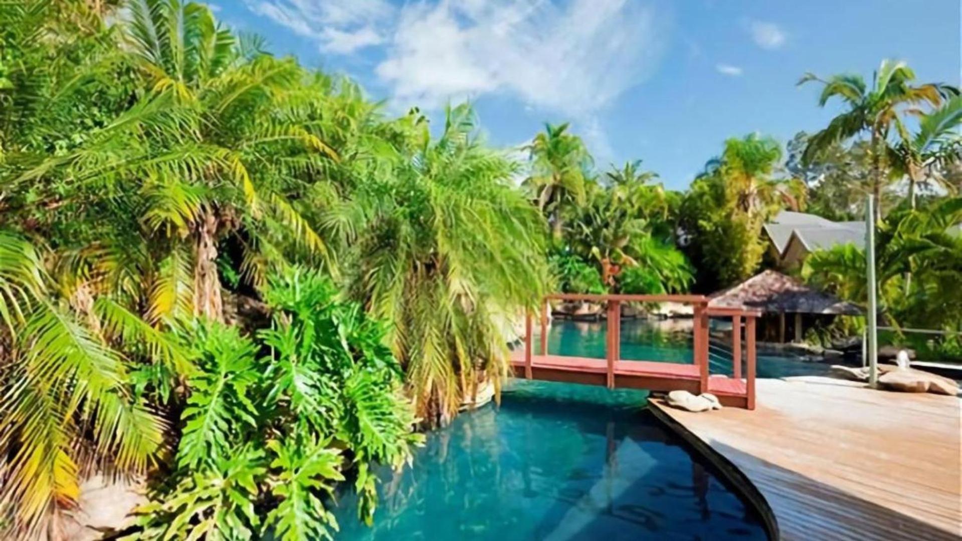 Tropical Bure 19 Coffs Harbour