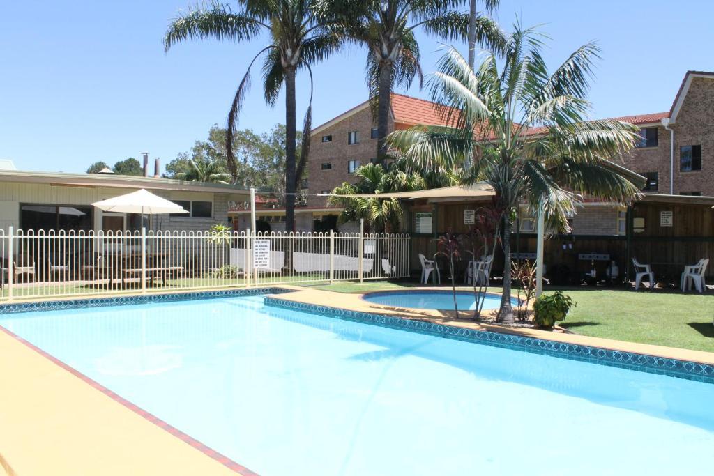 Hawaiian Sands Motor Hotel 3*