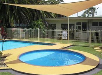 Hawaiian Sands Motor Hotel 3*