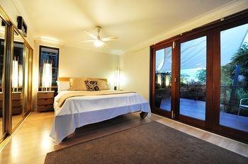 Holiday home Mcauleys Beach House