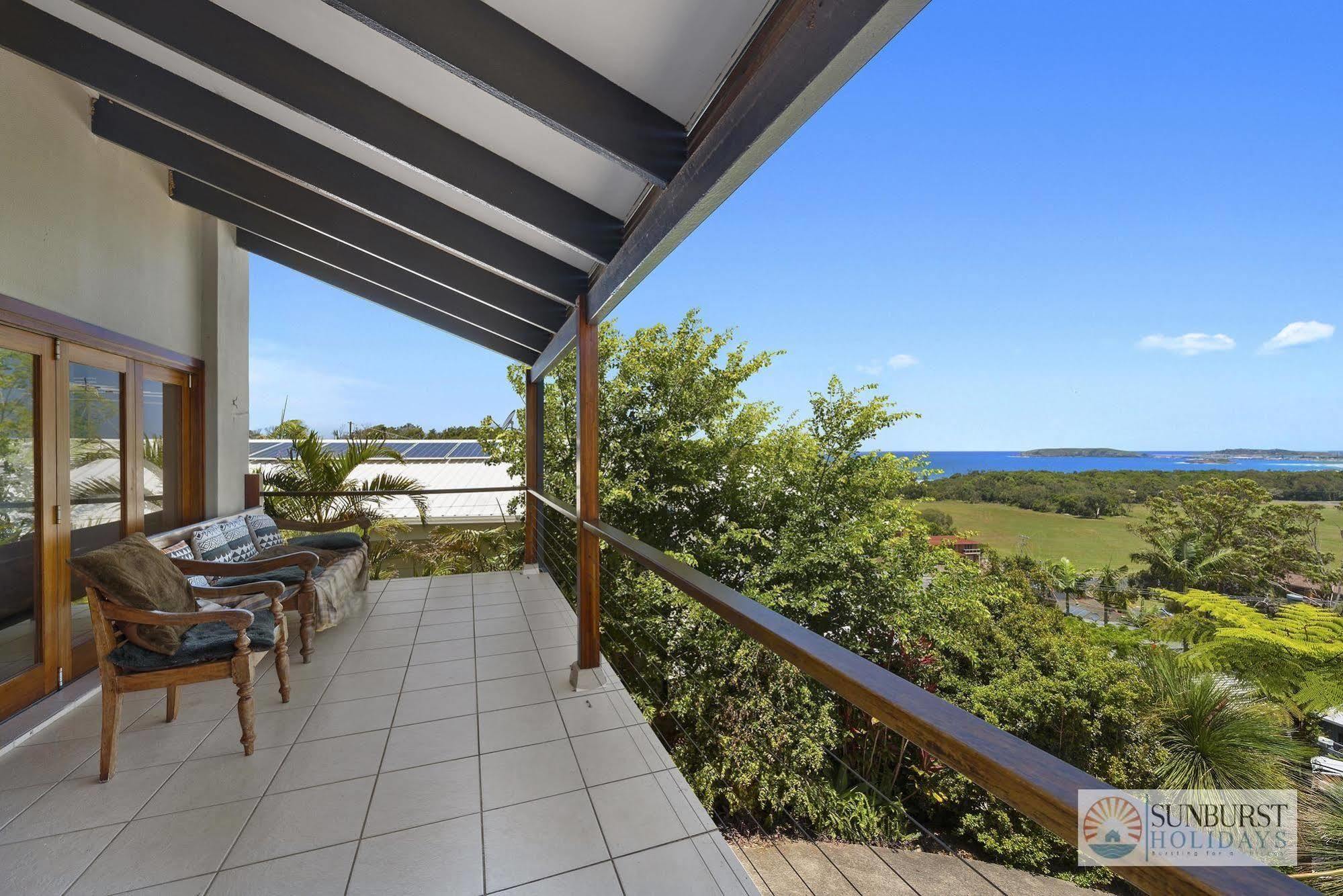 Holiday home Mcauleys Beach House