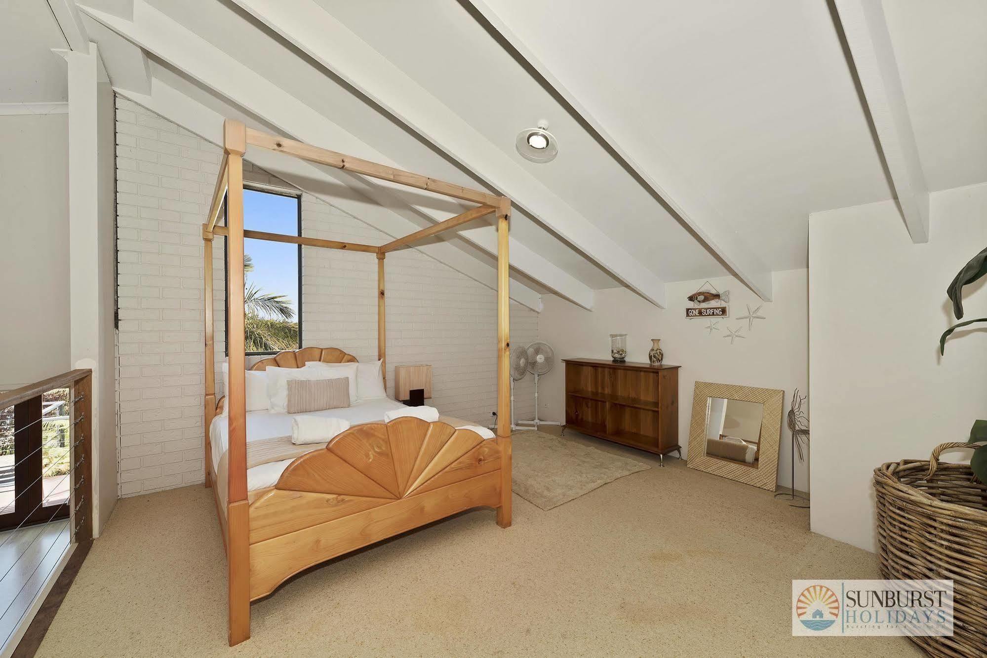 Mcauleys Beach House *