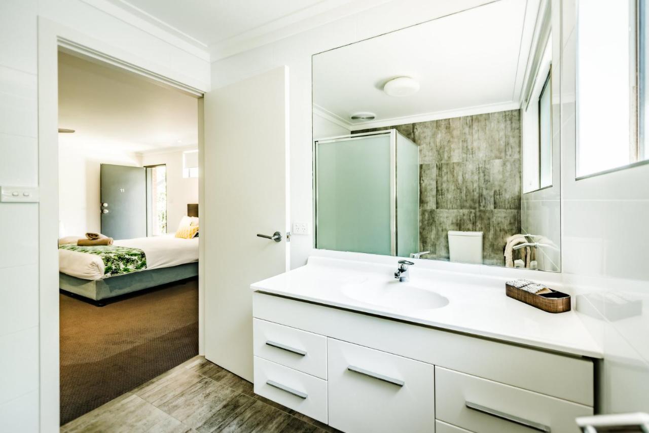 Holiday Aparthotel 4*