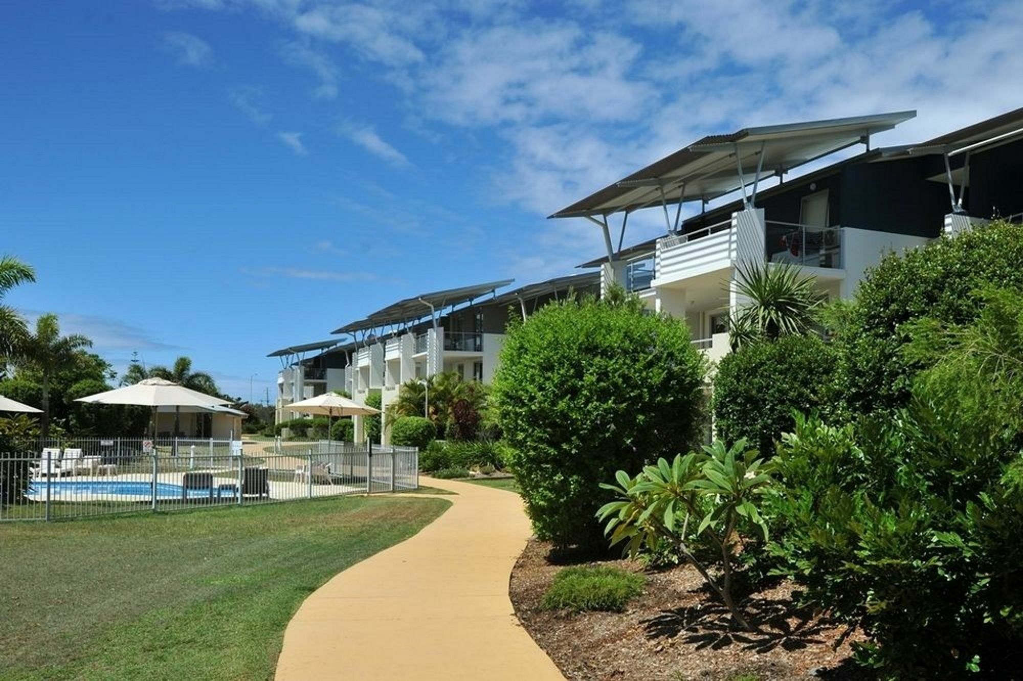 Pacific Marina Apartments 4*