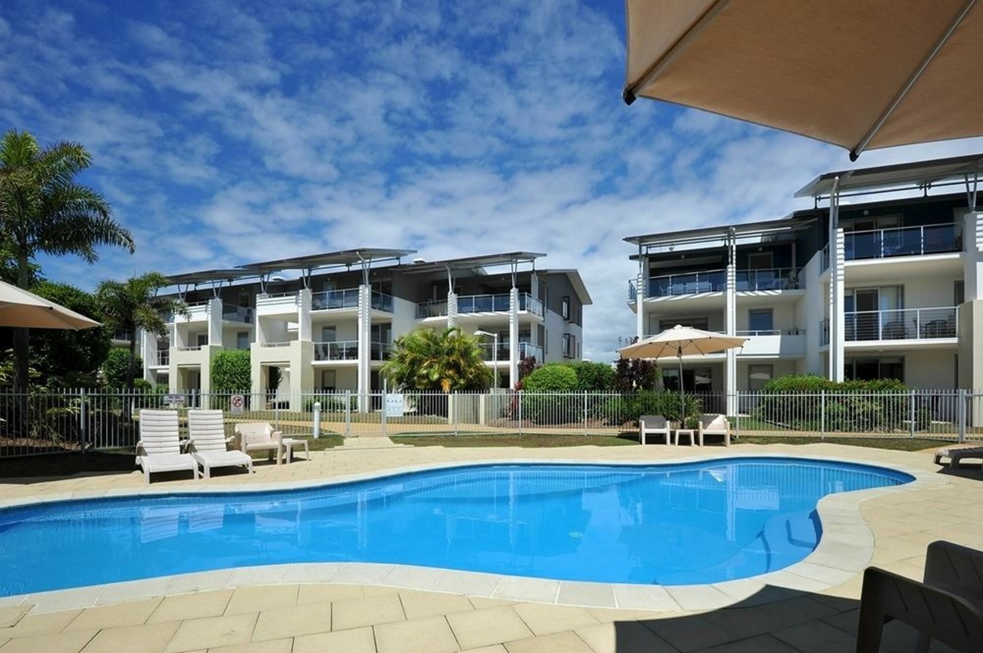 Pacific Marina Apartments 4*