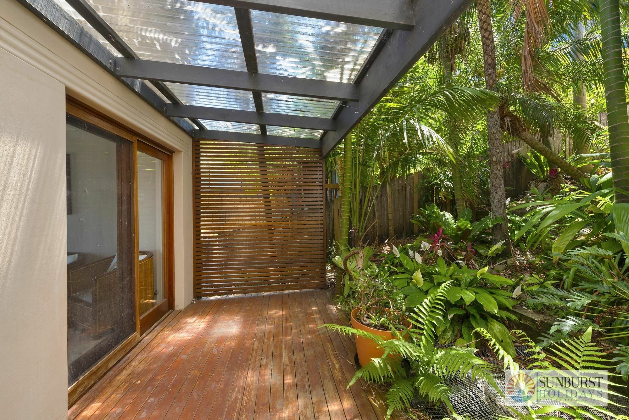 Mcauleys Beach House *