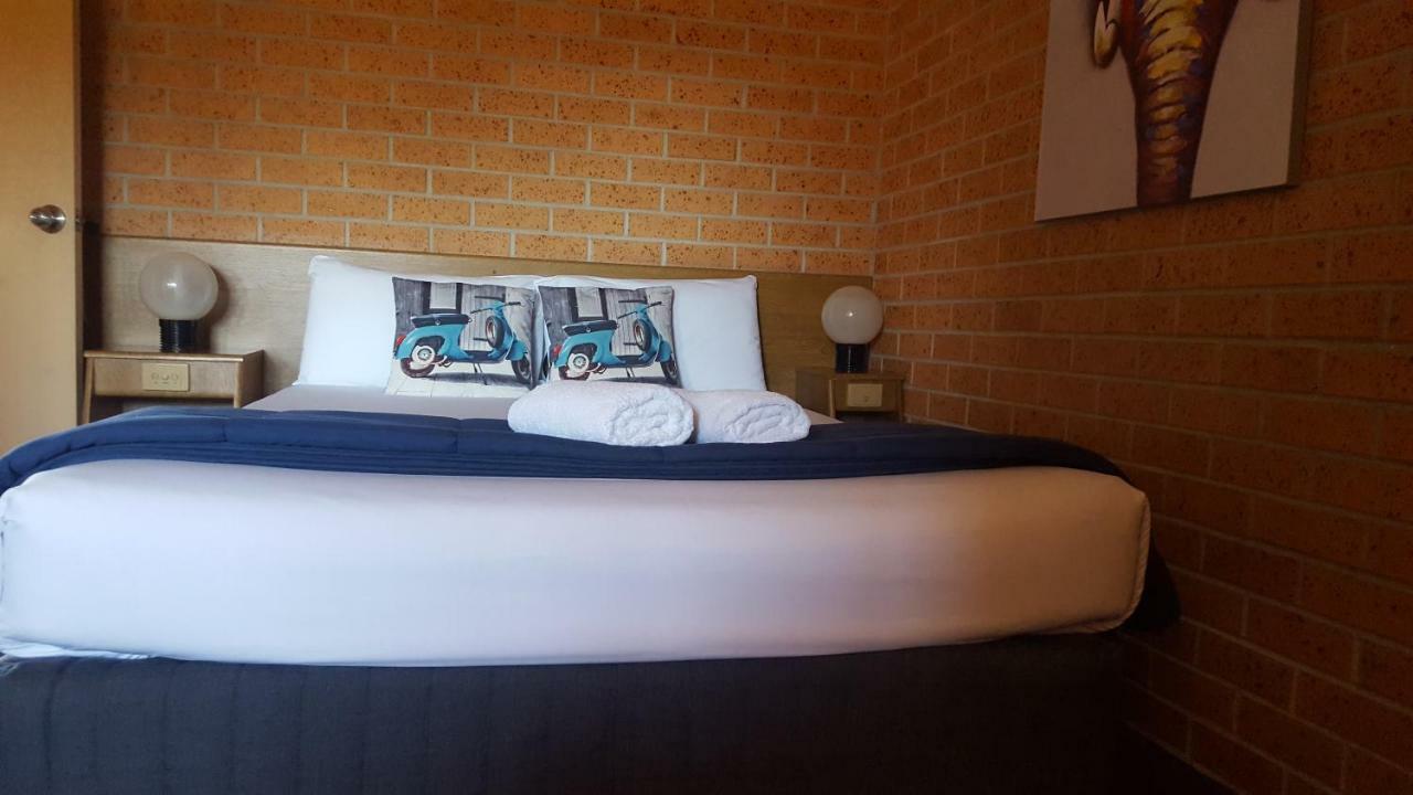 Royal Palms Motor Motel 4*