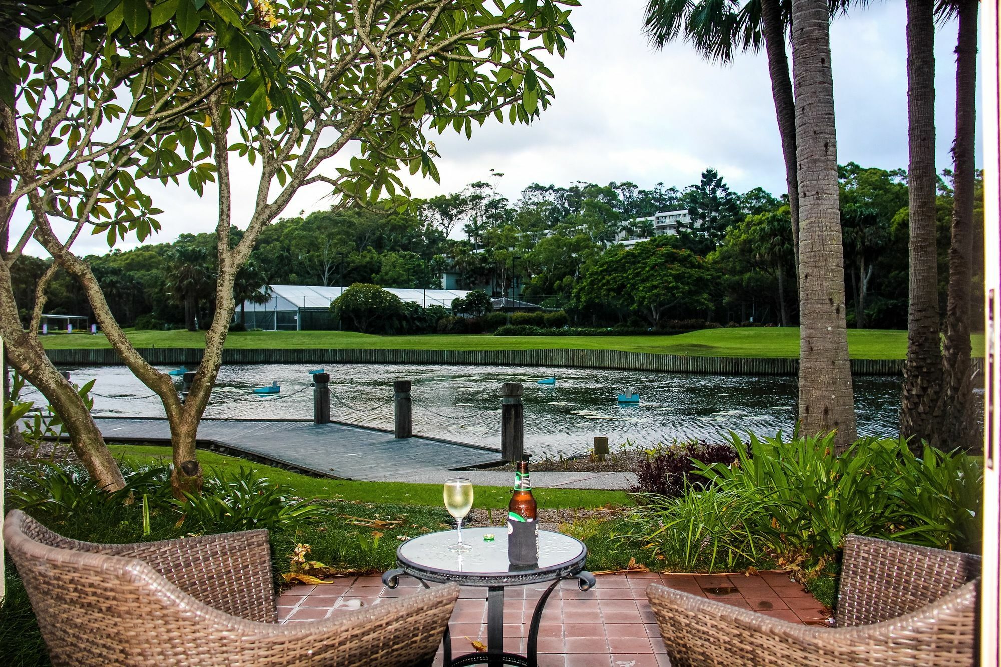 Pacific Bay Terraces Hotel 4*