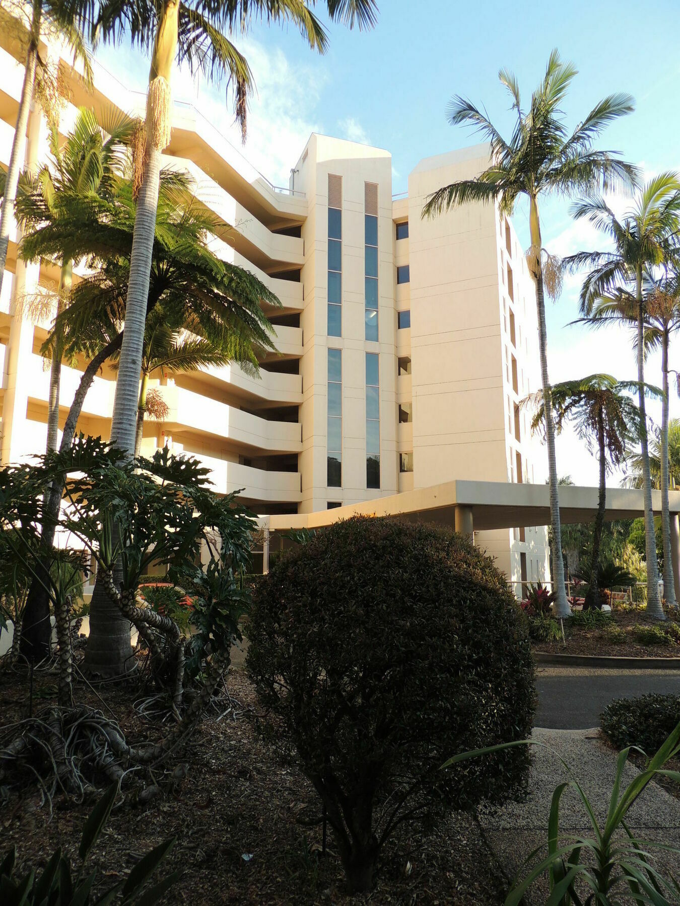 Pacific Bay Terraces Hotel