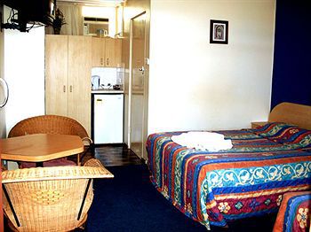 Hawaiian Sands Motor Hotel
